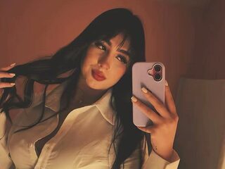 Emilia Miller Live Chat on Flirt4Free