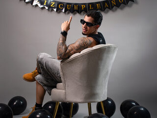 Live Chat with Camilo Alvarezz on Flirt4Free