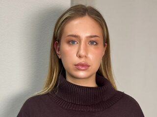 Ivey Gut - Flirt4Free cam model profile and statistics