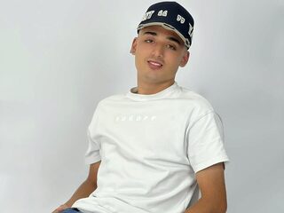 Hadrian Torres profile