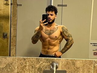 Tyler Thomson webcam model