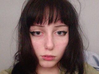 Live Chat with Claudine Minkler on Flirt4Free