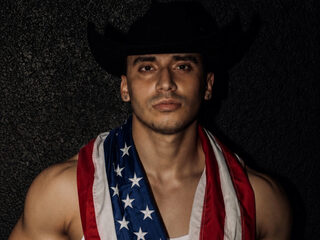 Live Chat with Aron Lake on Flirt4Free