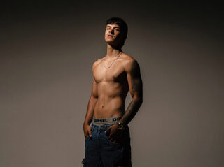 Watch  Ian Light live on Flirt4Free