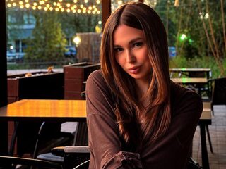 Elin Twixy webcam model