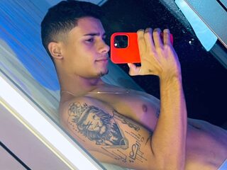 Davincho Tayler Live Chat on Flirt4Free