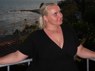 Daniela Velaskes Live Chat on Flirt4Free