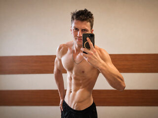 Leo Fowler profile