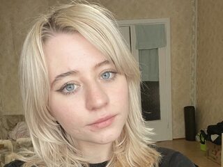 Kathyrn Winward Live Chat on Flirt4Free