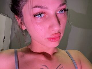 Queen Daniell Live Chat on Flirt4Free