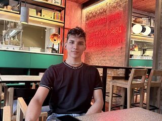 Anthony Voss Live Chat on Flirt4Free