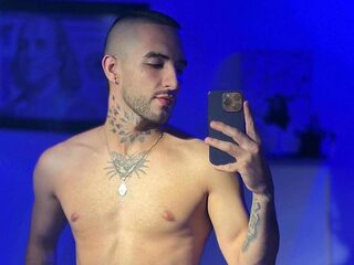 Live Chat with Gregorio Porch on Flirt4Free