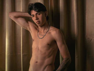 Axel Ross Live Chat on Flirt4Free