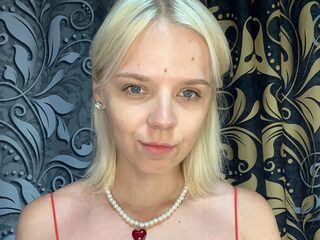Dakota Winsbo Live Chat on Flirt4Free