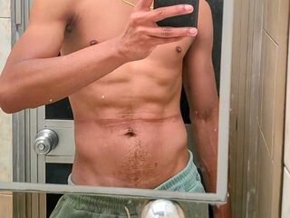 George Roman Live Chat on Flirt4Free