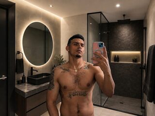 Live Chat with Jack Scot on Flirt4Free