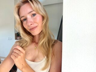 Lucy Flowers Live Chat on Flirt4Free
