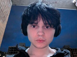 Tom Gothic Live Chat on Flirt4Free