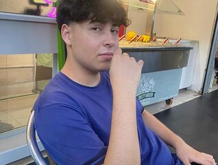 Bruce Max Live Chat on Flirt4Free