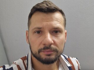 Alberto Ignatik Live Chat on Flirt4Free