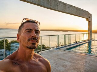 Paul Kane Live Chat on Flirt4Free