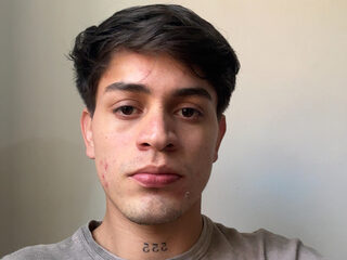 Josh Hunky Live Chat on Flirt4Free