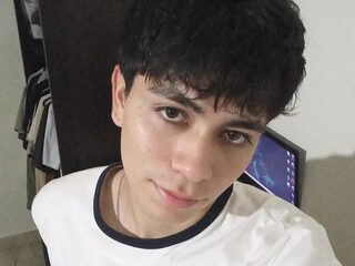 Thom Torr Live Chat on Flirt4Free