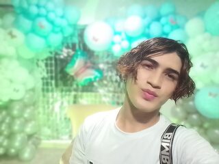 Luxxanna Bustamante Live Chat on Flirt4Free