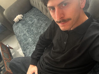 Valentyn Lendi Live Chat on Flirt4Free
