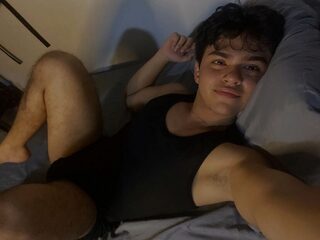 Lucian Brand Live Chat on Flirt4Free