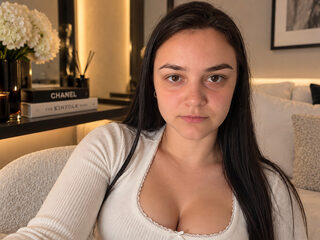 Mila Fawn Live Chat on Flirt4Free
