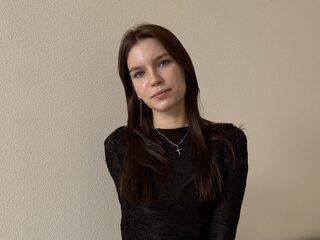Kira Romeron Live Chat on Flirt4Free
