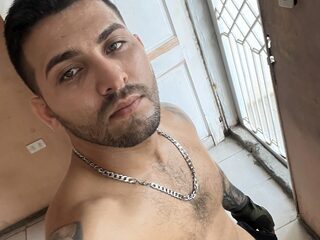 Live Chat with John Remmy on Flirt4Free