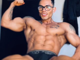 Sergio Saenz Live Cam on Flirt4Free