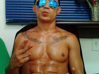 Live Chat with Mateo Brand on Flirt4Free