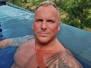 Leoboy Live Webcam on Flirt4Free