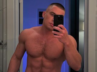 Andrew Frox Live Webcam on Flirt4Free