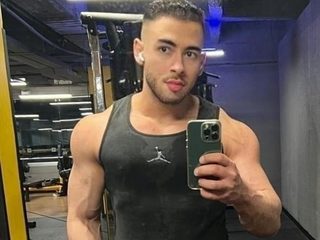 Christopher Wells Live Cam on Flirt4Free