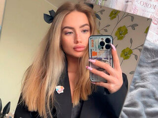 Belle Bales webcam model