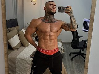 Bruce Dallas Live Cam on Flirt4Free