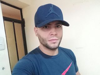 Live Chat with Mac Will on Flirt4Free