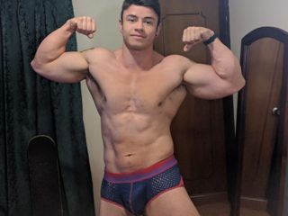 Watch  Danny Musclehot live on cam at Flirt4Free