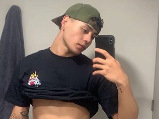 Camilo Bear Live Cam on Flirt4Free