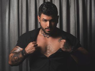 Live sex cam with Mario Teran on latino sex chat