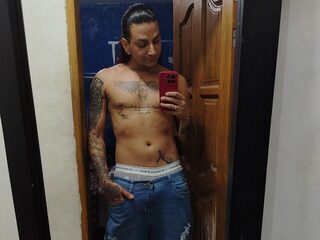 Live Chat with Dareth View on Flirt4Free