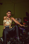 Annie Desire