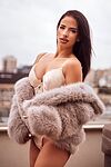 Nina Vale