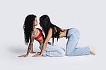 Scarlett & Vanessa
