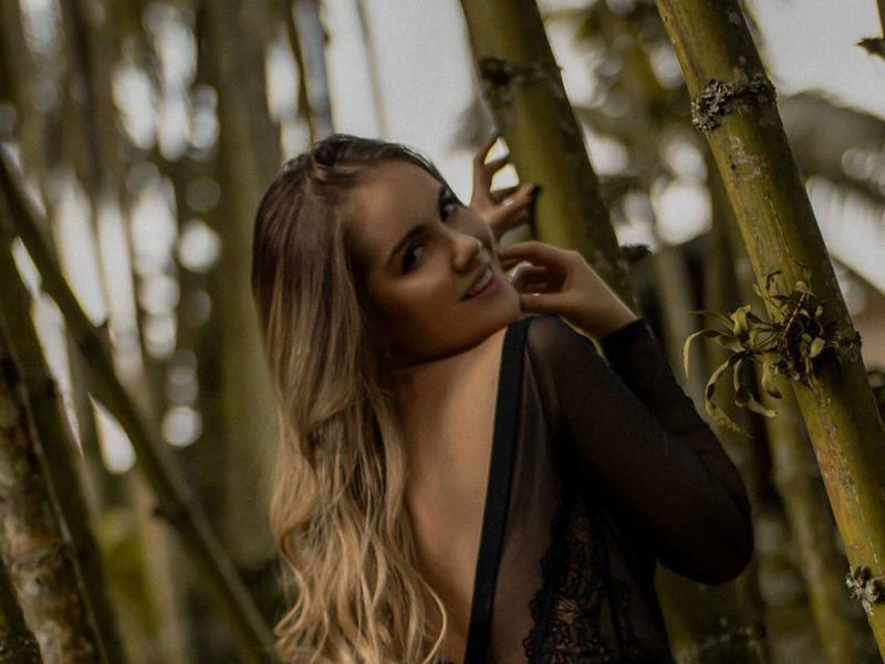 Chloe Monroee low quality