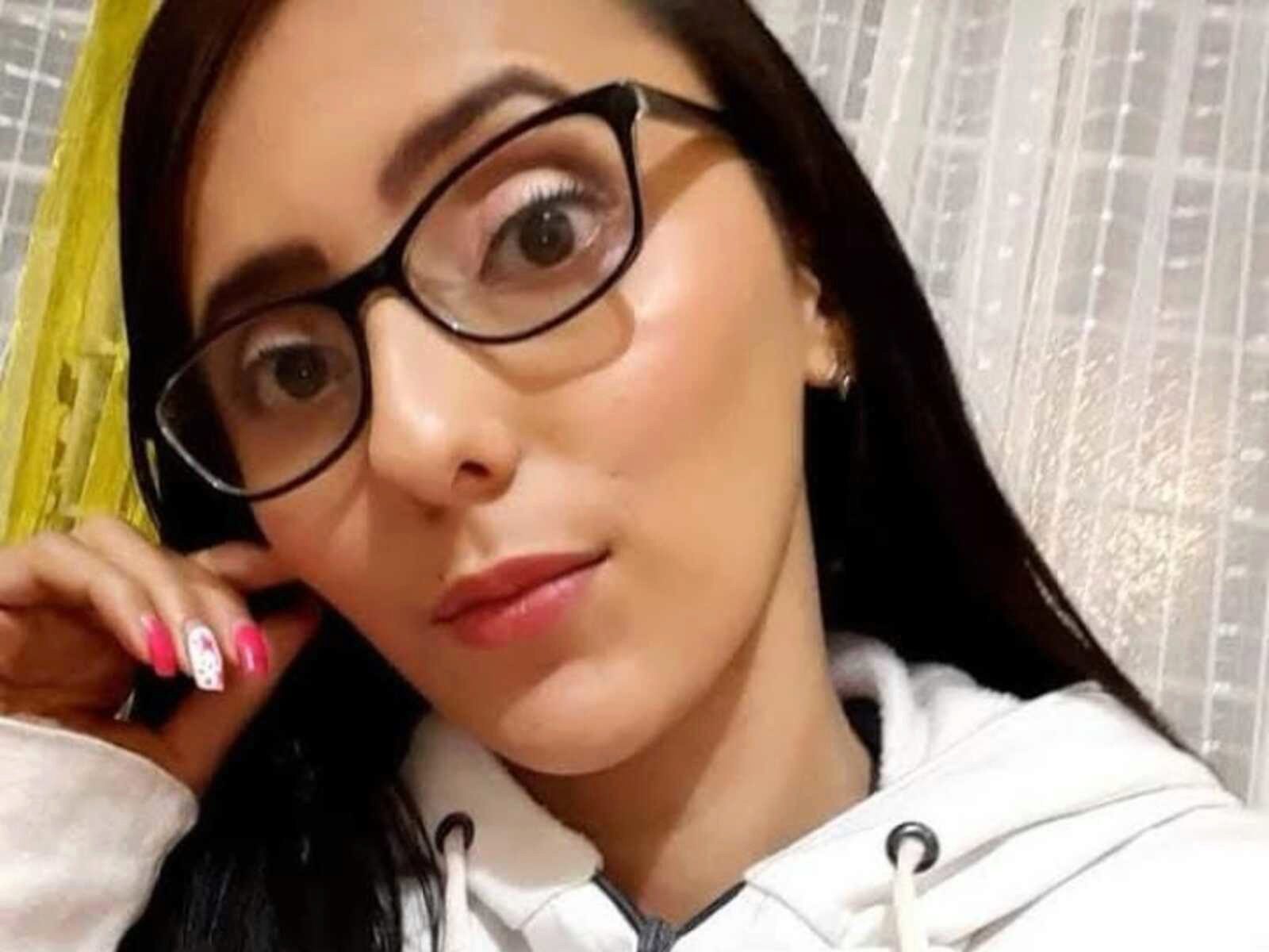 Agata Giraldo low quality